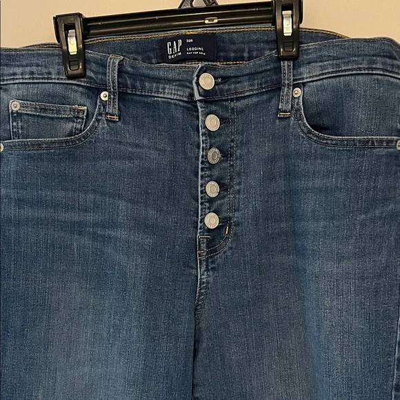GAP High-Rise Button-Fly Jeans in Medium Blue Wash - Picture 7 of 8